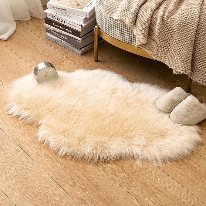 MIULEE Luxury Super Soft Fluffy Area Rug Faux Fur Cloud Shape Rug Decorative Plush Shaggy Carpet for Bedside Sofa Floor Nursery 2 x 3 Feet, Light Yellow