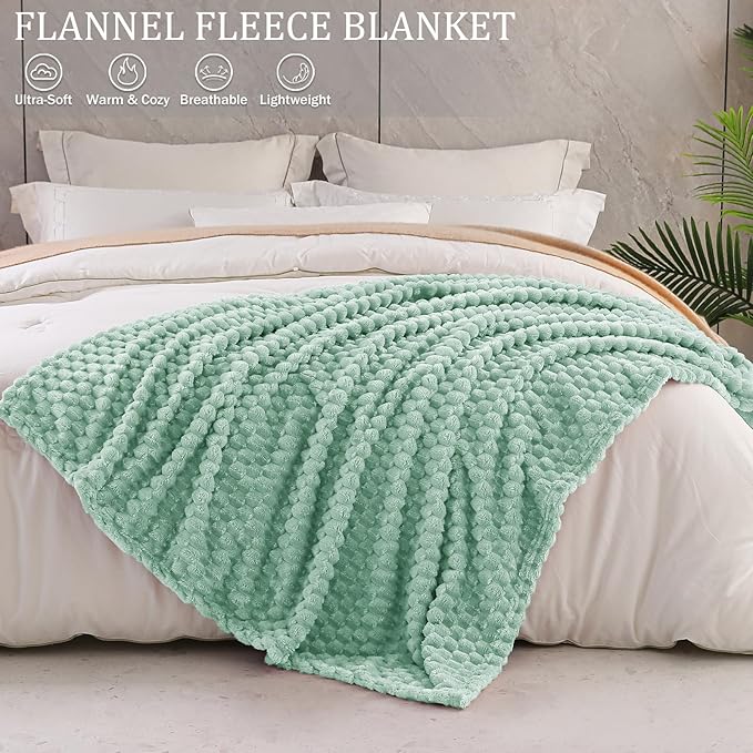Exclusivo Mezcla Fleece King Blanket for Bed, Extra Large Fuzzy Sage Green Bed Blankets, Soft Cozy Plush Sofa Throws for All Seasons, 90x104 Inches