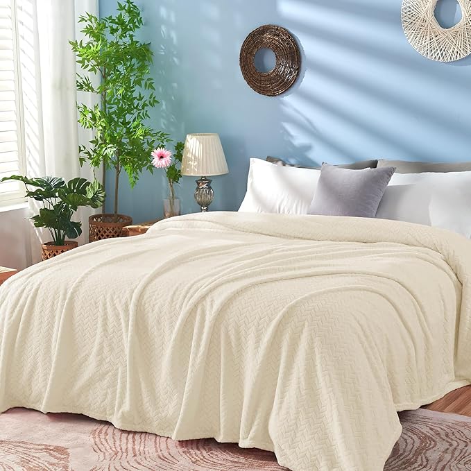 inhand Fleece Twin Blanket for Bed Cream White Throw Blanket for Couch Super Soft Cozy Warm Blankets and Throws Lightweight Fuzzy Large Blanket for Sofa Bed Office,50x60 inches