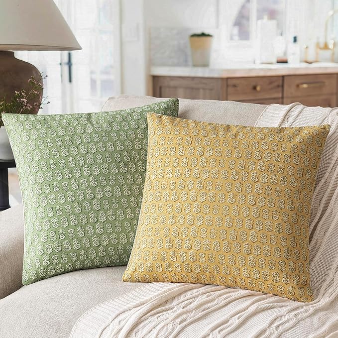 Foindtower Set of 2 Decorative Neutral Floral Print Throw Pillow Covers Vintage Accent Farmhouse Cushion Covers Boho Home Decor For Sofa Couch Chair Bedroom Living Room Outdoor,20×20 Inch,Light Yellow