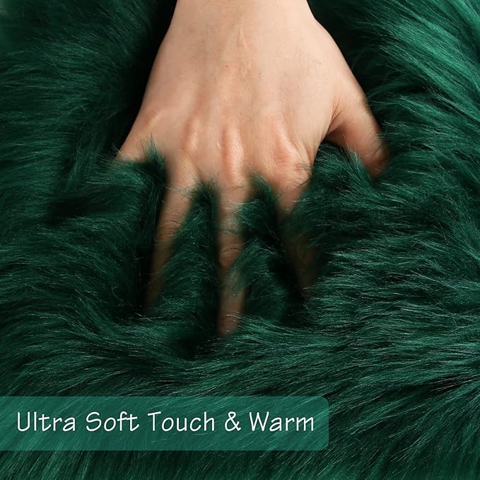duduta Emerald Green Faux Sheepskin Throw Rug 2x3 ft, Fluffy Shag Small Bedside Dorm Rug Fur Seat Chair Covers Washable