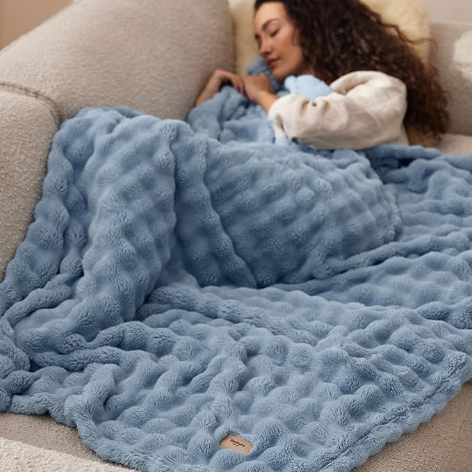 Bedsure 3D Fleece Bubble Blanket for Couch - GentleSoft Blue Twin Blanket for Sofa Bed Room Decor - Luxury Soft Cozy Gifts for Kids, Lightweight, All Seasons, Celestial Blue, 60"×80"