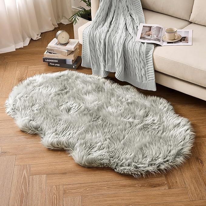 MIULEE Luxury Soft Fluffy Area Rug 3x5 Feet, Faux Fur Sheepskin Rug Decorative Plush Shaggy Carpet for Bedside Sofa Floor Nursery, Light Grey