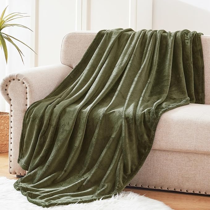 Exclusivo Mezcla Fleece Throw XL Blanket for Couch, Sofa, Super Soft and Warm Olive Green Blankets, All Season, Cozy, Plush, Lightweight, 50x70 Inches