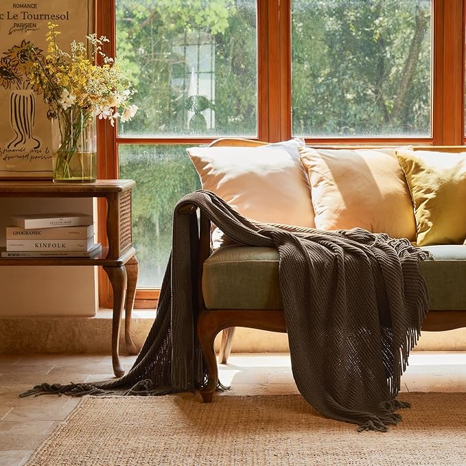 lifein Throw Blanket for Couch, Soft Boho Decor Bed Throw,Cozy Brown Knitted Chenille Small Farmhouse Lightweight Throw (Brown,60 * 80")