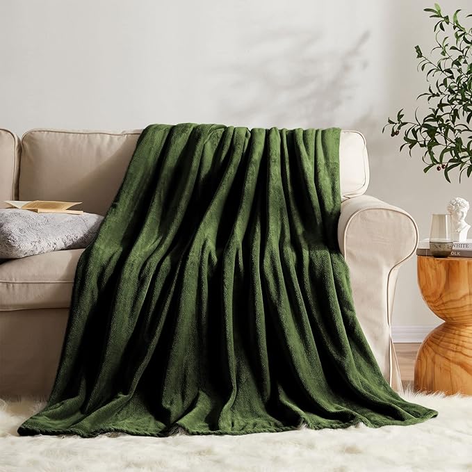 KMUSET Super Soft Throw Blanket Premium Silky Flannel Fleece Twin Size Green Microfiber Lightweight Blanket All Season Use,60X80 inches
