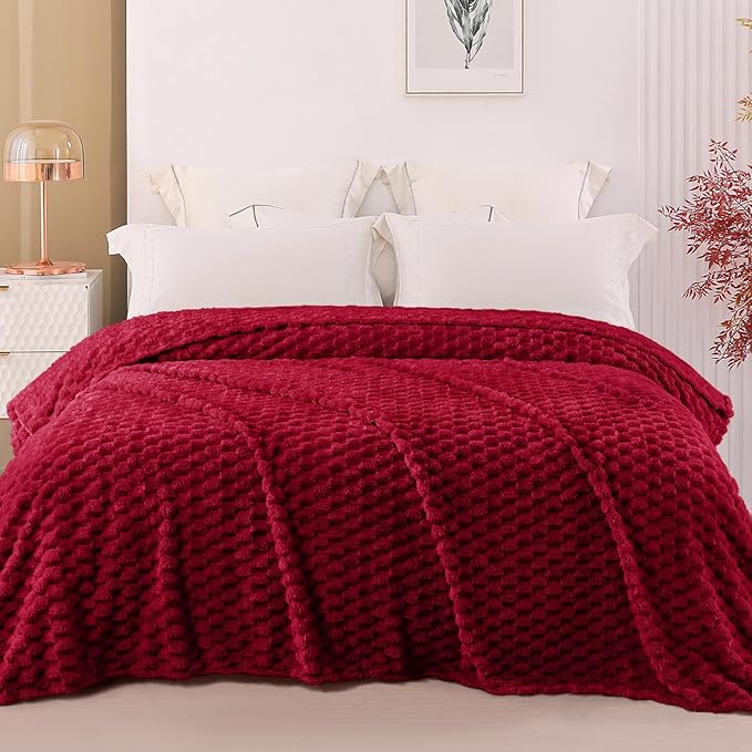 Exclusivo Mezcla Fleece King Blanket for Bed, Extra Large Fuzzy Deep Red Bed Blankets, Soft Cozy Plush Sofa Throws for All Seasons, 90x104 Inches