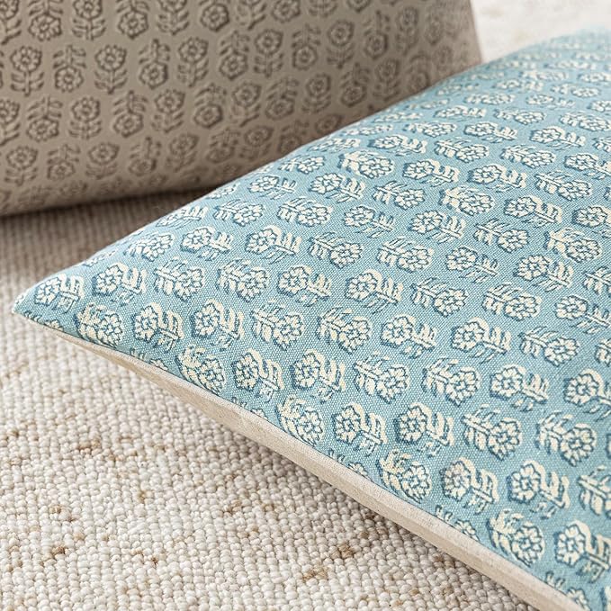 Foindtower Set of 2 Decorative Neutral Floral Print Throw Pillow Covers Vintage Accent Farmhouse Cushion Covers Boho Home Decor for Sofa Chair Couch Bedroom Living Room Outdoor,18×18 Inch,Sky Blue