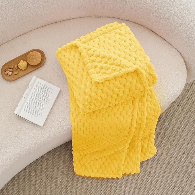 BEDELITE Fleece Blanket - 3D Jacquard Decorative Light Yellow Twin Blankets for Couch & Bed, Soft and Cozy Warm Plush Fluffy Blanket All Seasons Suitable, 60x80Inches