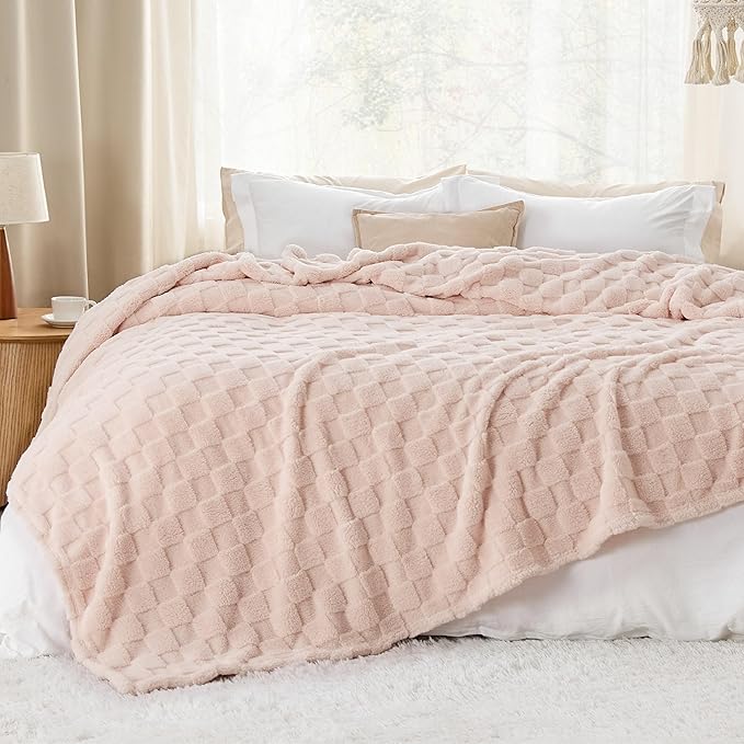 Bedsure GentleSoft Blankets Queen Size for Bed - Super Soft Cozy Blanket for Kids Girls, Large Fuzzy Fleece Throw for Bedroom Decor, Light Pink, 90x90 Inches