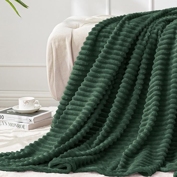 BEDELITE Fleece Throw Blanket for Couch – 3D Ribbed Jacquard Soft and Warm Decorative Fuzzy Blanket – Cozy, Fluffy, Plush Lightweight Emerland Green Throw Blankets for Bed, Sofa, 50x60 inches