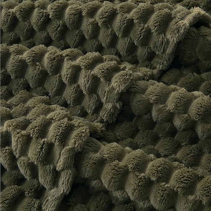 EXQ Home King Size Blanket for Bed or Couch - 3D Imitation Turtle Shell Jacquard Decorative Fleece Blankets - Cozy Soft Fuzzy Flannel Blanket Suitable for All Seasons(90"×108",Moss Green)