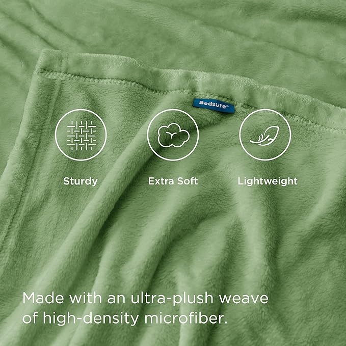 Bedsure GentleSoft Fleece Bed Blankets Full Size Green - Soft Lightweight Plush Fuzzy Cozy Luxury Blanket Microfiber, Emerald, 84x90 inches