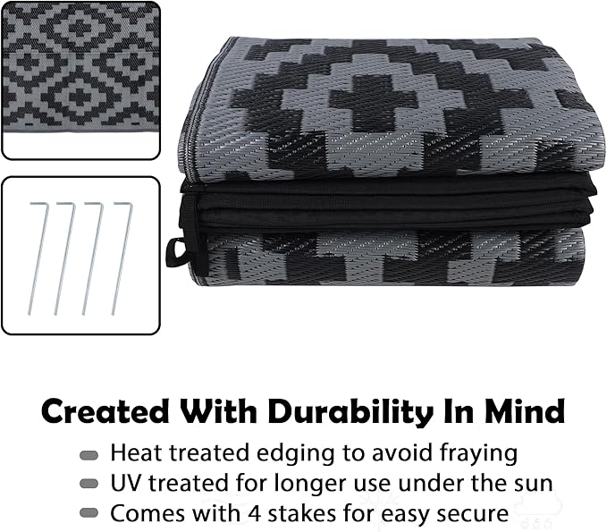 Outdoor Rug, 8 x 8 Ft Reversible Polypropylene in Black and Grey Lattice