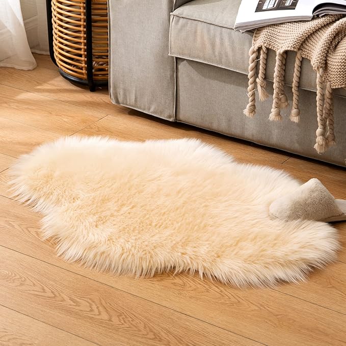 MIULEE Luxury Super Soft Fluffy Area Rug Faux Fur Cloud Shape Rug Decorative Plush Shaggy Carpet for Bedside Sofa Floor Nursery 2 x 3 Feet, Light Yellow