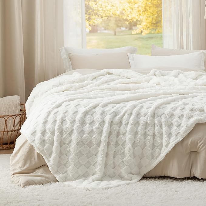 Bedsure GentleSoft Blankets Queen Size for Bed - Super Soft Cozy Blanket for Kids Girls, Large Fuzzy Fleece Throw for Bedroom Decor, White, 90x90 Inches
