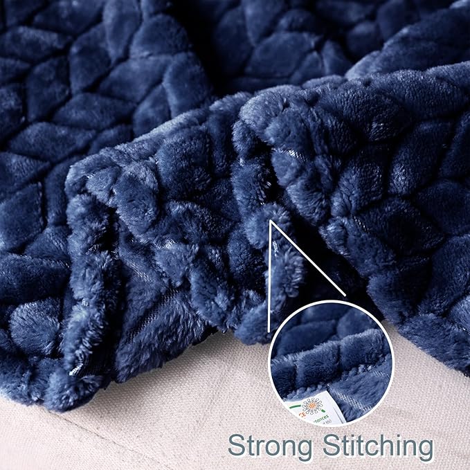 Exclusivo Mezcla Fleece Throw Blanket for Couch and Bed, 50x70 Inches Soft Cozy Jacquard Flannel Blankets, Lightweight Fuzzy Plush Warm Throws for Women, Navy Blue
