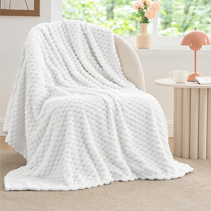 BEDELITE Fleece Blanket Twin Size for Bed Couch, 3D Jacquard Decorative White Throw Blanket, Soft and Cozy Warm Plush Fuzzy Throw All Seasons Suitable, 60x80Inches