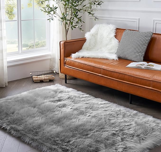 Ciicool Faux Fur Rug Grey Fluffy Area Rugs for Bedroom, Thick Fuzzy Shag Rug Furry Bedside Nursery Rug for Living Room Plush Indoor Floor Carpet for Kids Room Teen Dorm, 3x5 ft