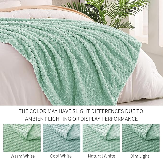 Exclusivo Mezcla Fleece King Blanket for Bed, Extra Large Fuzzy Sage Green Bed Blankets, Soft Cozy Plush Sofa Throws for All Seasons, 90x104 Inches