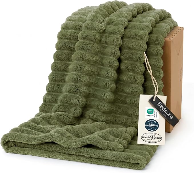 Bedsure GentleSoft Fleece Twin Blanket for Couch - Cozy Soft Blankets for Women, Cute Small Throws for Girls, Moss, 60x80 Inches