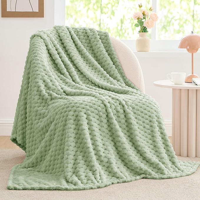 BEDELITE Fleece Blanket - 3D Jacquard Decorative Sage Green Throw Blankets for Couch & Bed, Soft and Cozy Warm Plush Fluffy Blanket All Seasons Suitable, 50x60Inches