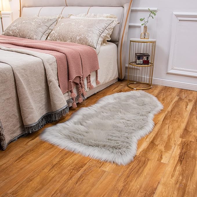 EasyJoy Ultra Soft Fluffy Shaggy Area Rug Faux Fur Rug Chair Cover Seat Pad Fuzzy Area Rug for Bedroom Floor Sofa Living Room (2 x 4 ft Sheepskin, Light Grey)