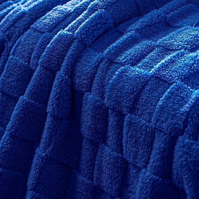 Exclusivo Mezcla King Size Flannel Fleece Blanket, Super Soft and Warm Lightweight Checkered Pattern Blankets for All Seasons, 90x104 Inches, Cobalt Blue
