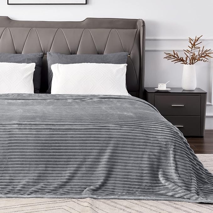 BEDELITE Fleece Throw Blanket for Couch – 3D Ribbed Jacquard Soft and Warm Decorative Fuzzy Blanket – Cozy, Fluffy, Plush Lightweight Gray Throw Blankets for Bed, Sofa, 84x90 inches