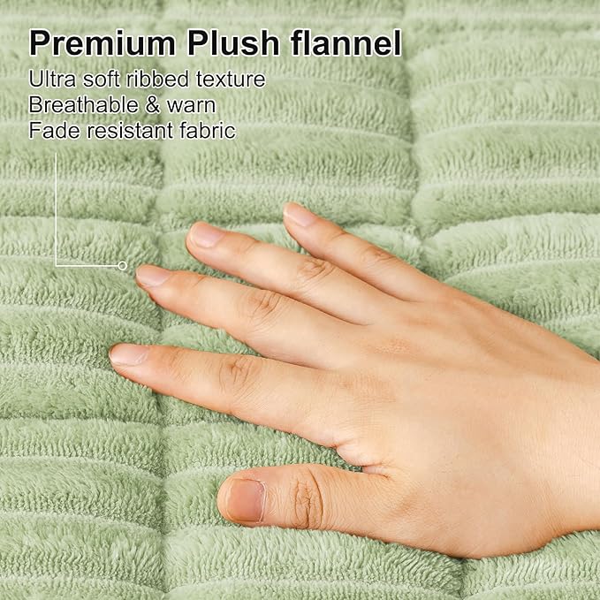 Smiry Couch Cover for Dogs Washable, Non Slip Fuzzy Pet Couch Covers for 3 Cushion Sofa Pet Friendly, Thick Soft Sofa Slipcovers Cushion Protector (Green, 27.6" x 70.9")