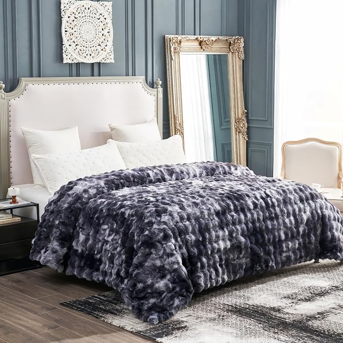 Cozy Bliss Faux Fur Throw Blanket for Bed King Size, Fuzzy Soft Plush Thick Bubble Blanket for Sofa Bedroom Living Room, 108 * 90 Inches Tie Dye Black