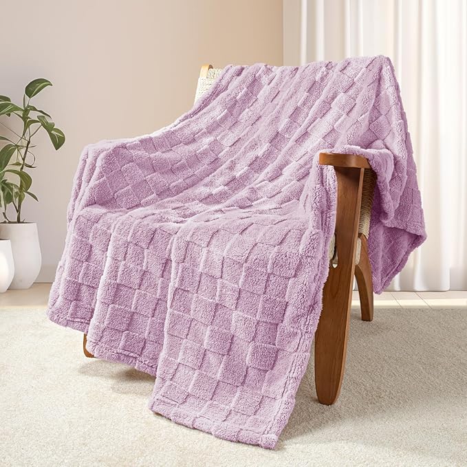 Exclusivo Mezcla Fleece Throw Blanket for Couch,Super Soft and Warm Lightweight Checkered Pattern Blanket for All Seasons, 50x60 Inches, Light Purple