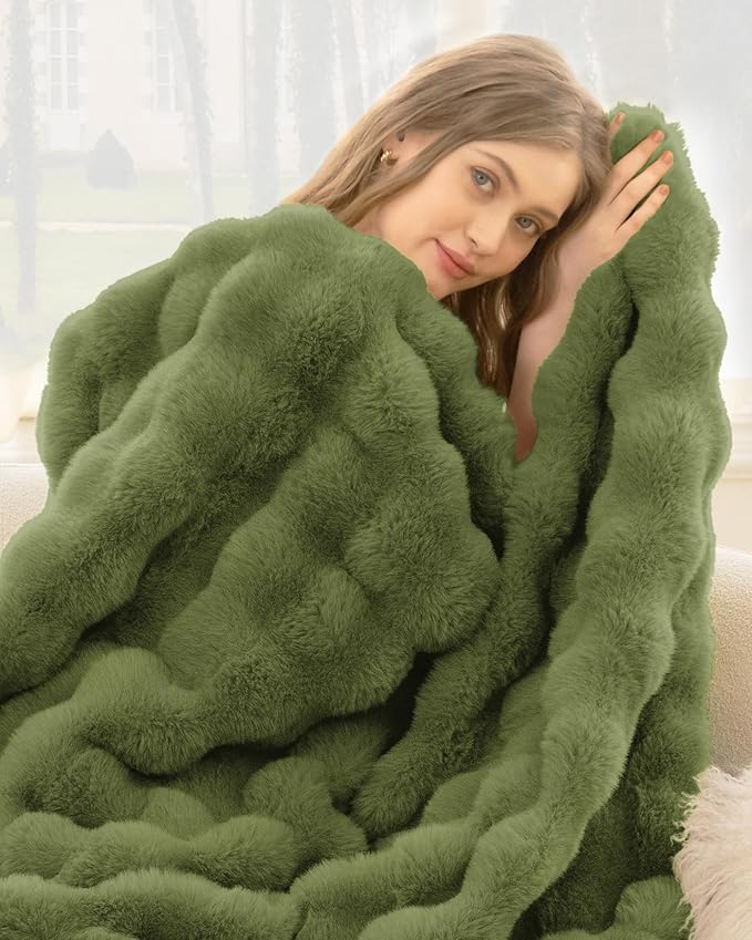 Ultra Soft Cozy Faux Fur Throw Blanket, Fuzzy Plush Thick Bubble Blanket, Oversize Luxury Fluffy Blanket for Couch, Sofa, Bedroom, and Living Room,50x60 Inches,Green