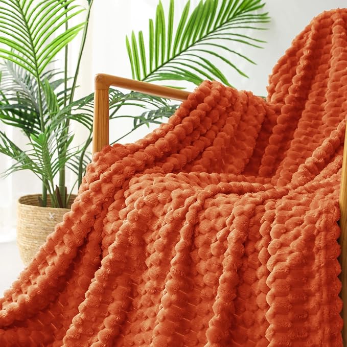 Exclusivo Mezcla Fleece Twin Blanket for Bed, Extra Large Fuzzy Burnt Orange Bed Blankets, Soft Cozy Plush Sofa Throws for All Seasons, 60x80 Inches