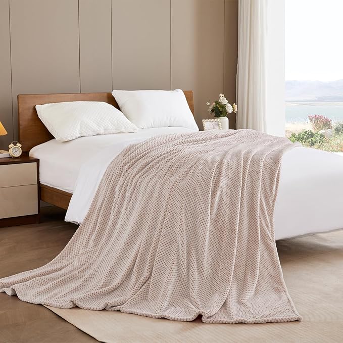 Exclusivo Mezcla Fleece Bed Blanket King Size, Super Soft and Warm Blankets for Couch, Sofa and Bed Waffle Textured, Cozy, Fuzzy and Lightweight (Heather Camel, 90x104 Inches)