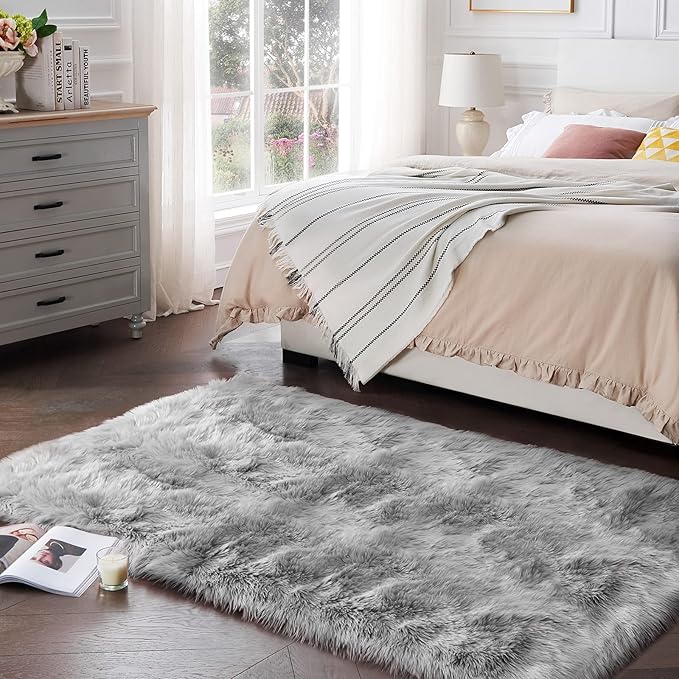 Ciicool Faux Fur Rug Grey Fluffy Area Rugs for Bedroom, Thick Fuzzy Shag Rug Furry Bedside Nursery Rug for Living Room Plush Indoor Floor Carpet for Kids Room Teen Dorm, 3x5 ft