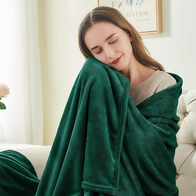 BEDELITE Fleece Blankets Queen Size Forest Green Throw Blankets for Bed, Luxury Plush Cozy Fuzzy Blanket 90x90 inches, Super Soft Warm Lightweight Throw Blanket All Seasons Suitable