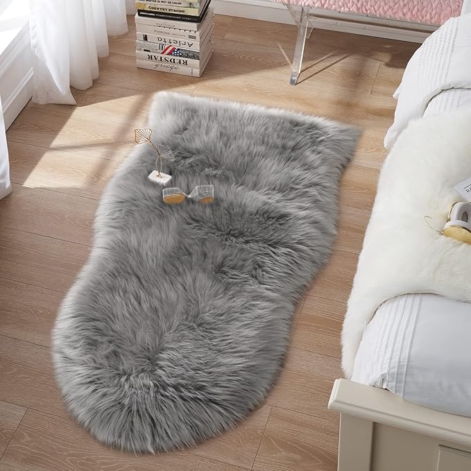 Small Faux Fur Rug, 2x4 ft Ultra Soft Sheepskin Rugs Chair Sofa Cover Seat Pad, Grey Fluffy Shag Rug for Bedroom Nursery Kids Room, Gray Shaggy Rug Fuzzy Plush Floor Carpets, Cute Dorm Home Decor
