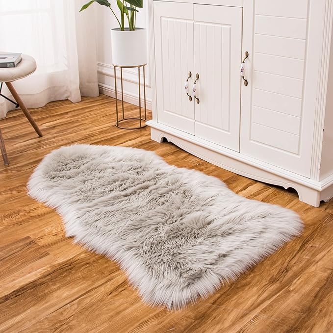EasyJoy Ultra Soft Fluffy Shaggy Area Rug Faux Fur Rug Chair Cover Seat Pad Fuzzy Area Rug for Bedroom Floor Sofa Living Room (2 x 4 ft Sheepskin, Light Grey)
