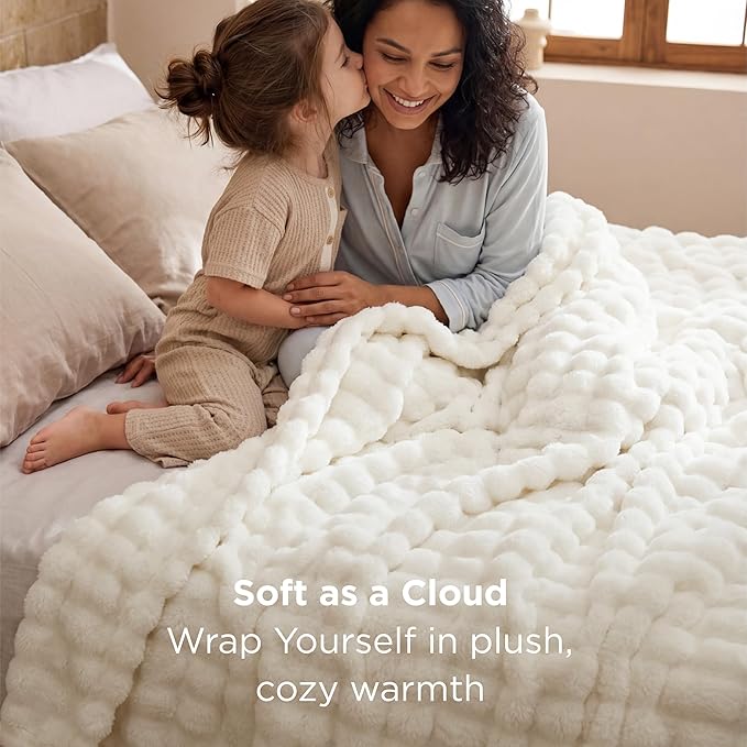 Bedsure 3D Fleece Bubble Blanket - GentleSoft White King Blanket for Bed Sofa Room Decor - Luxury Soft Cozy Gifts for Kids, Lightweight, All Seasons, Off White, 108"×90"