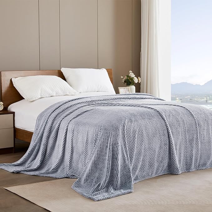 Exclusivo Mezcla Fleece Bed Blanket Queen Size, Super Soft and Warm Blankets for Couch, Sofa and Bed Waffle Textured, Cozy, Fuzzy and Lightweight (Heather Navy Blue, 90x90 Inches)