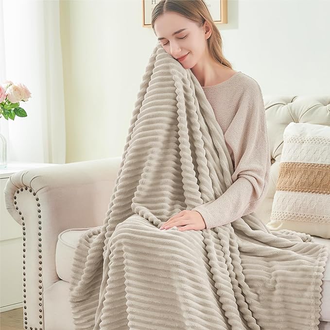 BEDELITE Fleece Blanket Queen Size – 3D Ribbed Jacquard Soft and Warm Decorative Fuzzy Blankets – Cozy, Fluffy, Plush Lightweight Throw Blankets for Couch, Bed, Sofa(Linen, 90x90 inches)