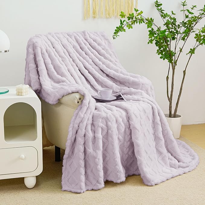 Aganear Flannel Throw Blanket - Cozy Soft Fuzzy Throw Blanket for Women Portable Throw Blankets for Couch, Warm Present for Birthday, Christmas, Halloween, Housewarming(50"x60")