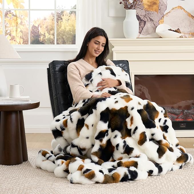 Cozy Bliss Cow Print Faux Fur Throw Blanket for Couch, Fuzzy Soft Plush Thick Bubble Blanket for Sofa Bedroom Living Room, 50x60 Inches