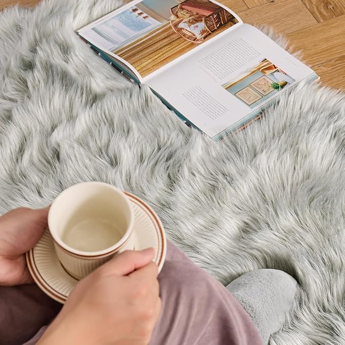 MIULEE Luxury Soft Fluffy Area Rug 3x5 Feet, Faux Fur Sheepskin Rug Decorative Plush Shaggy Carpet for Bedside Sofa Floor Nursery, Light Grey