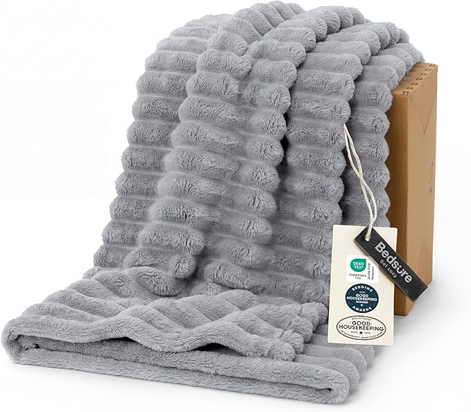 Bedsure Light Grey Fleece Blanket for Couch - Super Soft Cozy Blankets for Women, Cute Small Throws for Girls, 50x70 Inches
