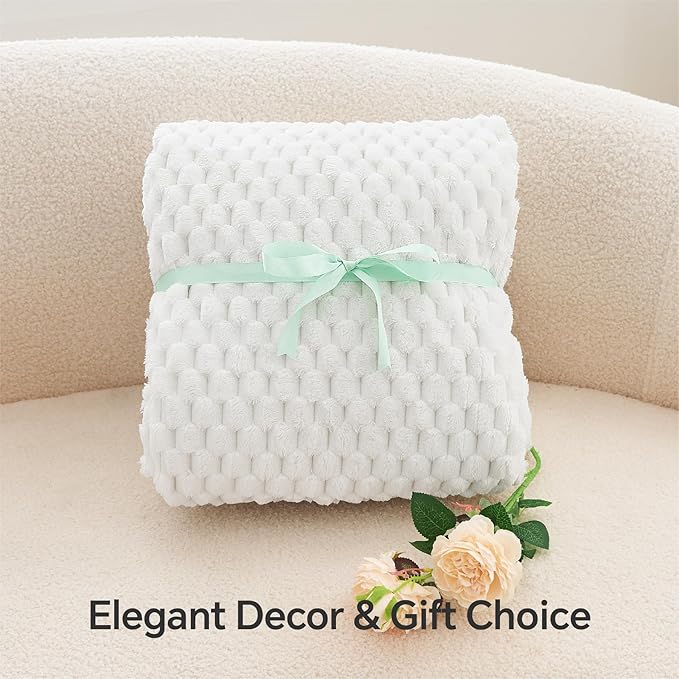 BEDELITE Fleece Blanket, Large King Size for Bed, 3D Jacquard Decorative White Fuzzy Blanket, Soft and Cozy Warm Plush Fluffy Throw All Seasons Suitable, 108x90Inches