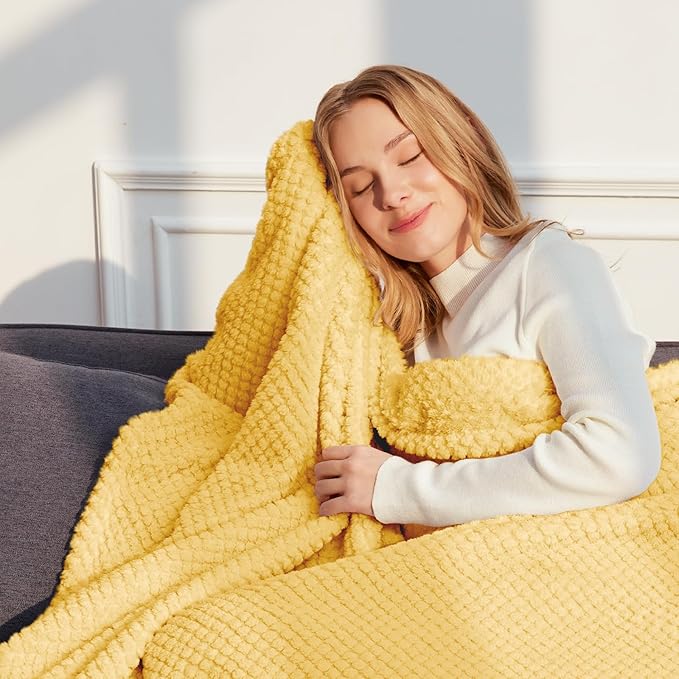 Whale Flotilla King Size Fuzzy Fleece Blanket for Bed, 90x104 Inch Fluffy Warm Soft Jacquard Blankets for All Season, Lightweight and Cozy, Yellow