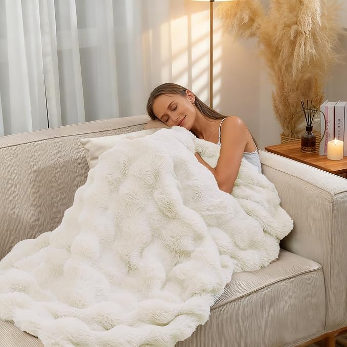 HANDONTIME White Armchair Slipcovers Dog Couch Cover Rabbit Plush Armchair Covers Faux Fur Sofa Slipcovers for Chair Cushion Couches Shaggy Couch Cover Blanket Washable Thick Soft, 71" X102"