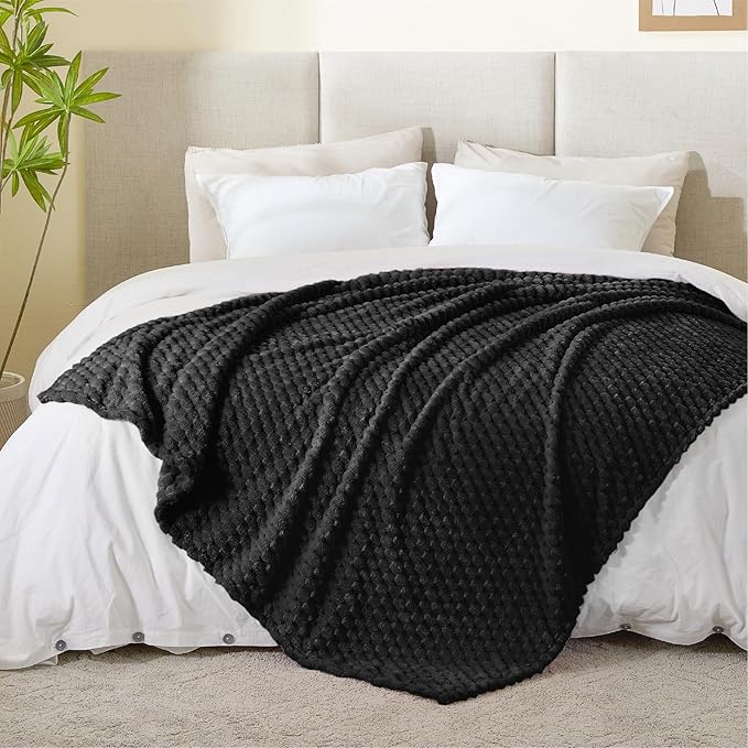 BEDELITE Fleece Blanket - 3D Jacquard Decorative Black Queen Size Blankets for Bed, Soft and Cozy Warm Plush Fluffy Blanket All Seasons Suitable, 90x90Inches